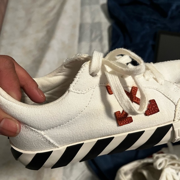 Off white sneakers - Picture 4 of 4